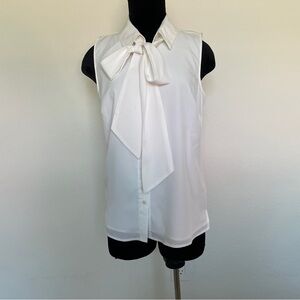 Riley & Rae White Sleeveless Pussybow Neck Tie Button Up